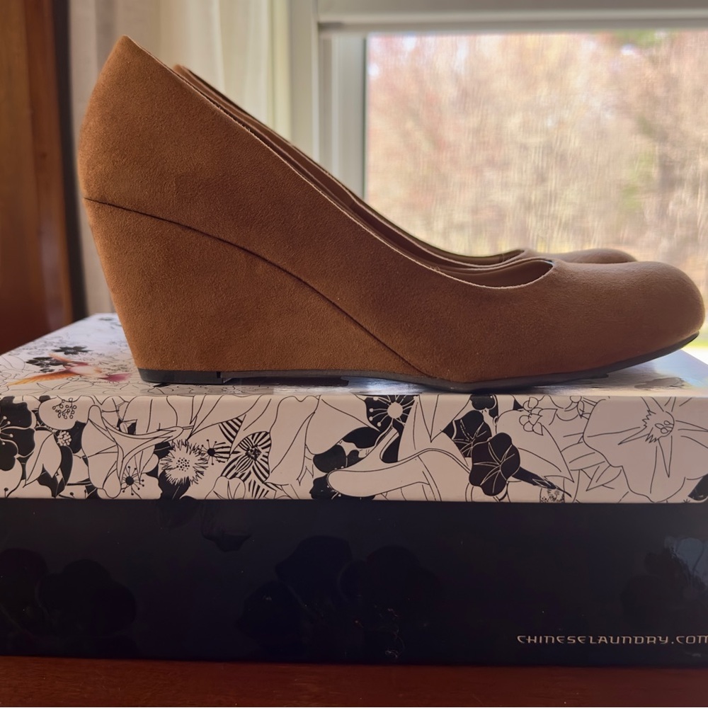CL by Laundry Nima Suede Wedge Pumps